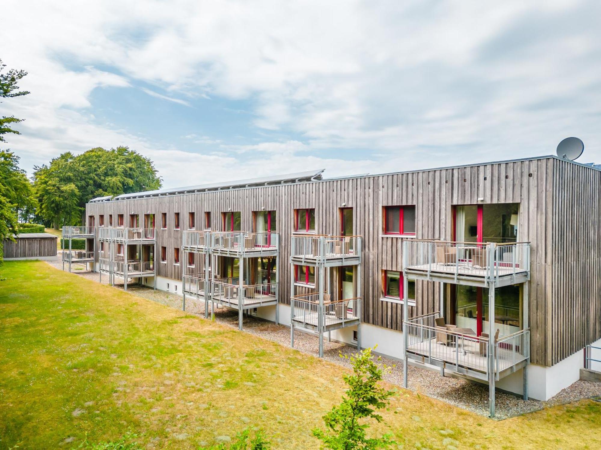 Romantik Hotel Schloss Ranzow Lohme Exterior photo